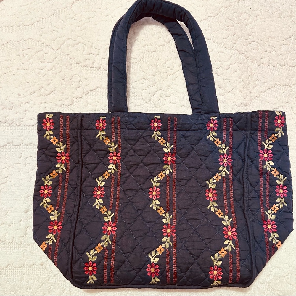 Sezane | Bag | Quilted Tote Bag • Sezane x Lucia Vergara - Picture 4 of 15